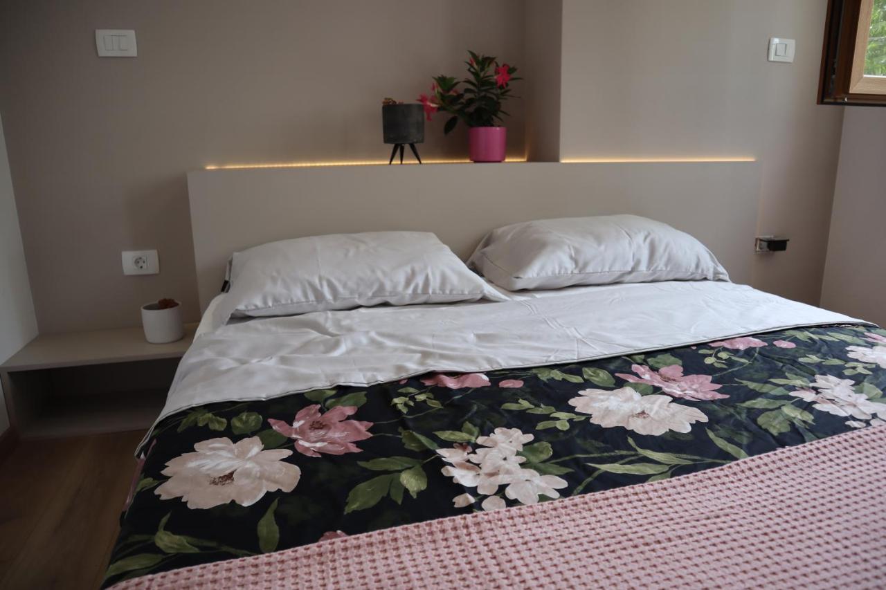 Boutique Rooms By Petric Winery Dobravlje Eksteriør billede