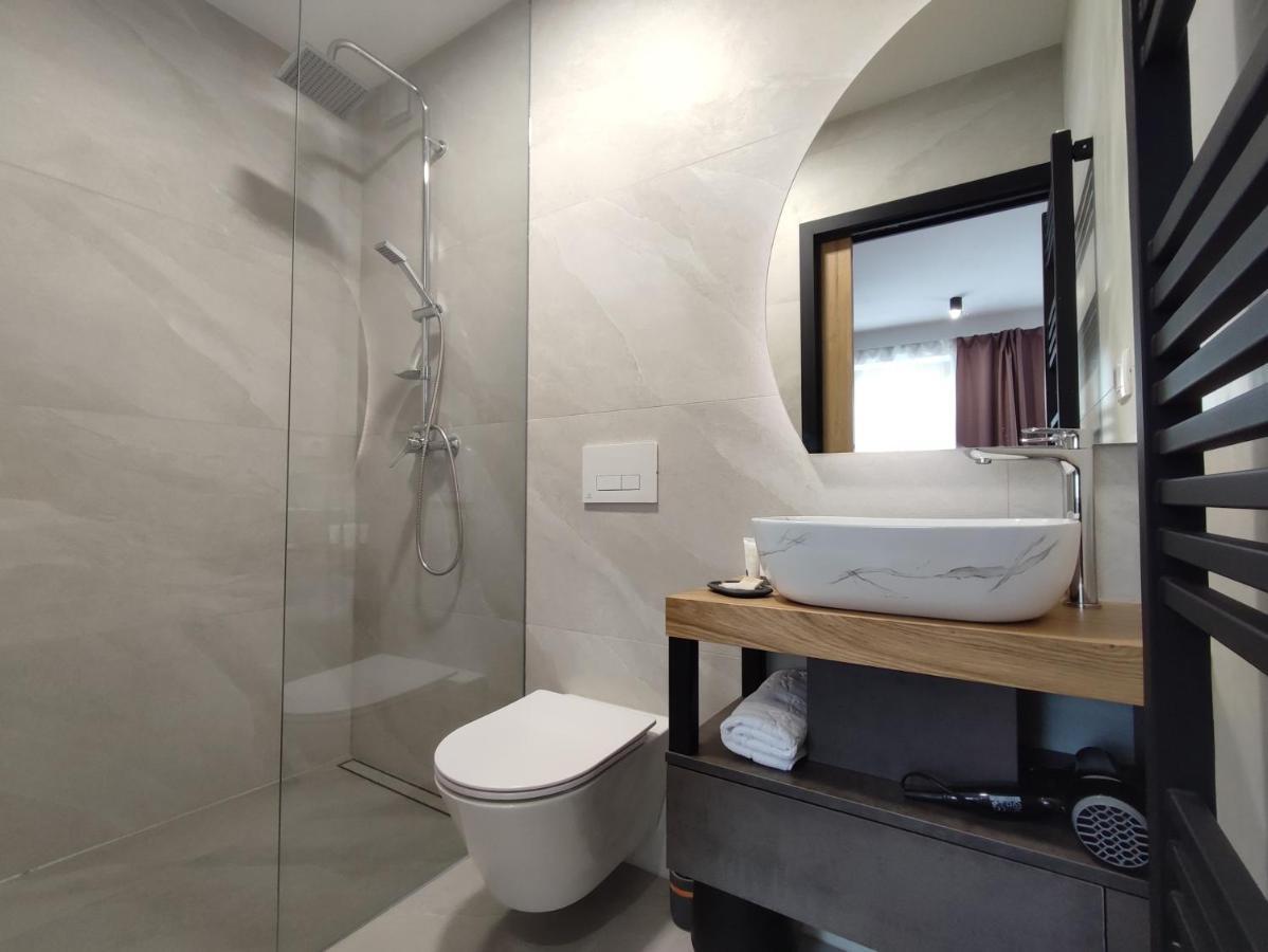 Boutique Rooms By Petric Winery Dobravlje Eksteriør billede