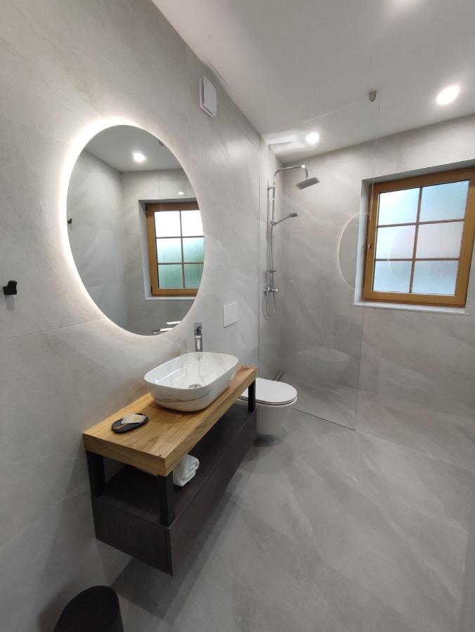 Boutique Rooms By Petric Winery Dobravlje Eksteriør billede