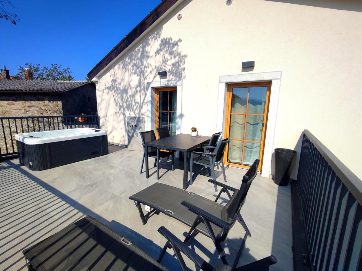 Boutique Rooms By Petric Winery Dobravlje Eksteriør billede